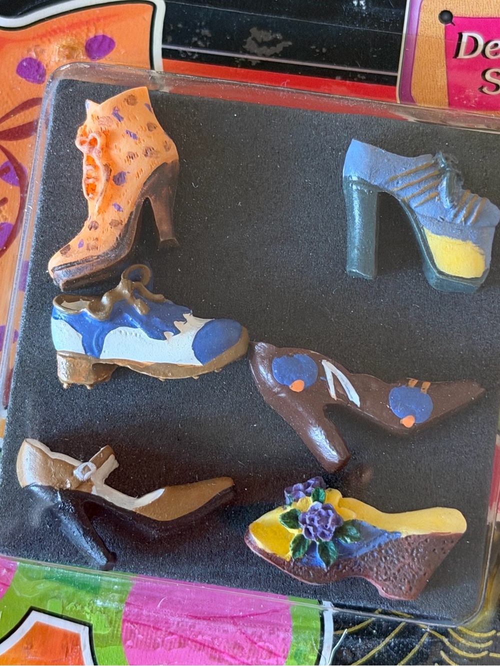 Funky Fun A&W Shoe Push Pins